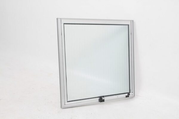 Janela Maxim-Ar 1 seção em Alumínio Brilhante e Vidro Mini